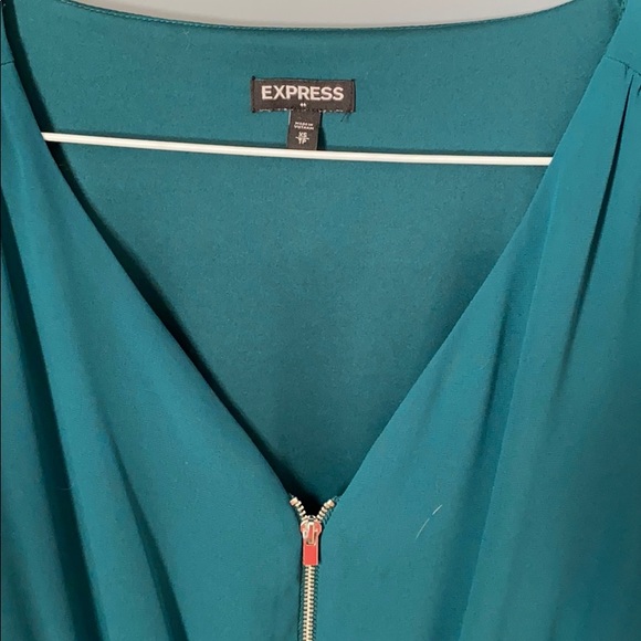 Express Rompers - Picture 2 of 9